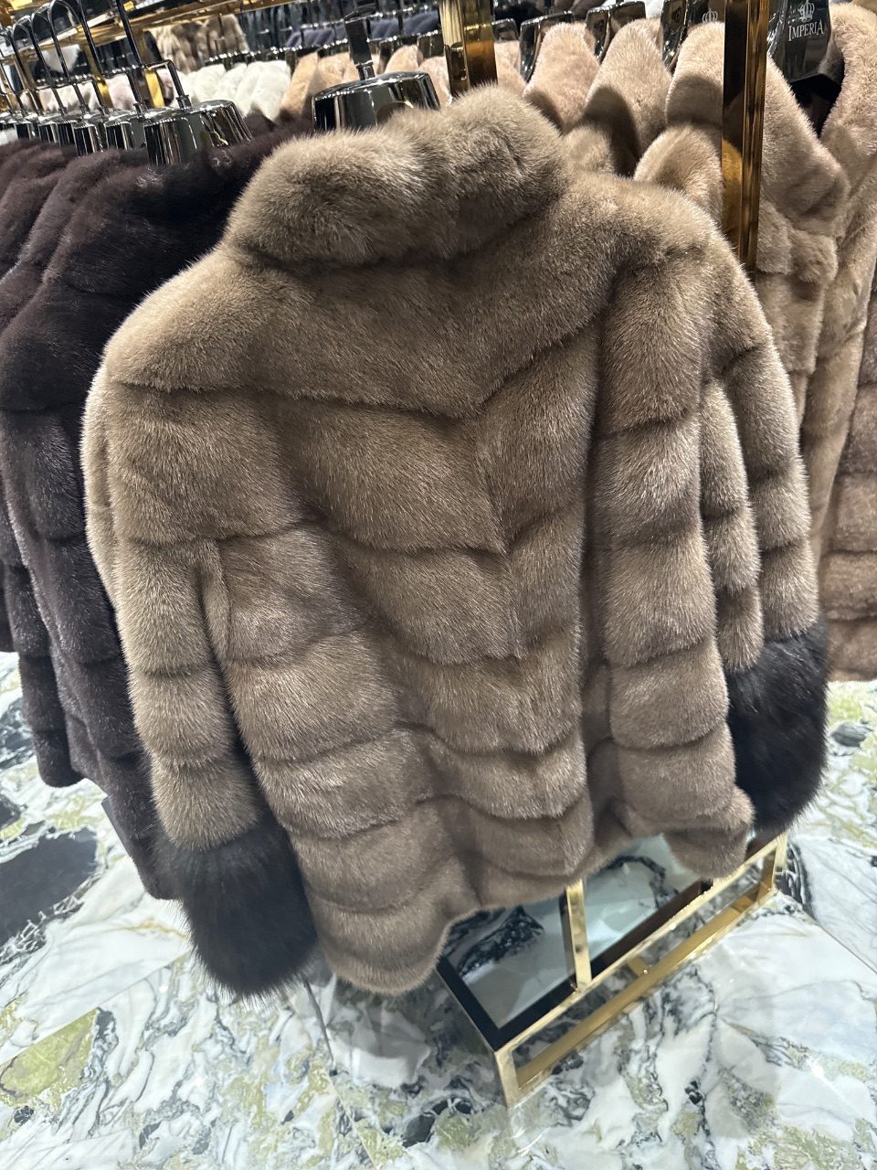 stoyka yoqa paperichniy qoli kunisa